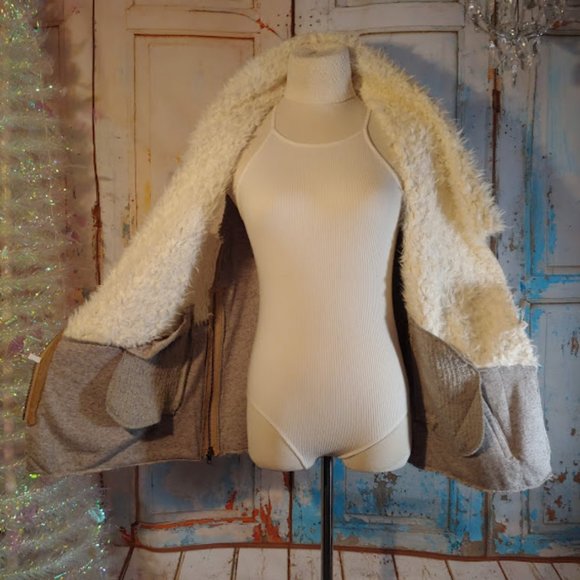 Saturday Sunday soft faux fur zipper sweater jacket vest/size M/cream tan grey - Picture 5 of 11